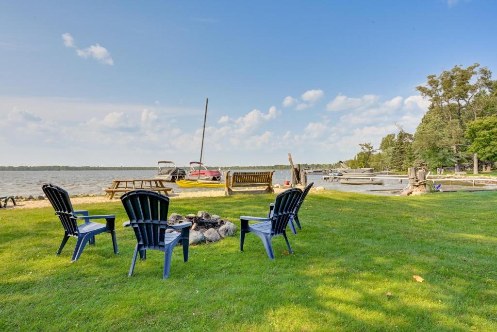 St. Helen House | Saint Helen Lake House with Private Beach and Fire Pit
