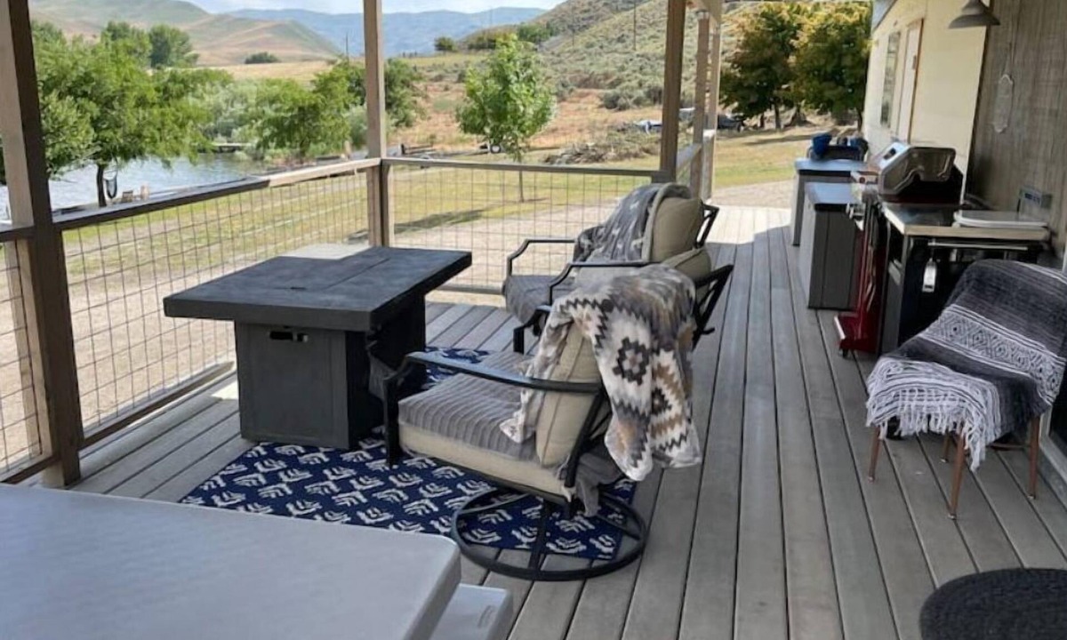 Huntington House | Saint Helens on the Snake River. The Sunflower