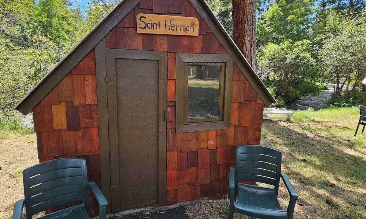 Saddlestring House | Saint Herman Mini Cottage