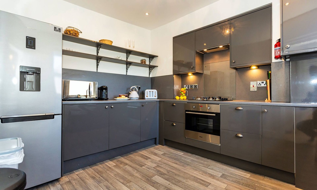 Hele Apartment | Saint James By The Quay