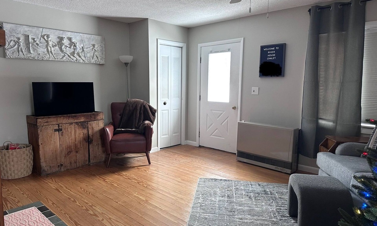 Brier Hill Ski Chalet | Saint Lawrence River Chalet