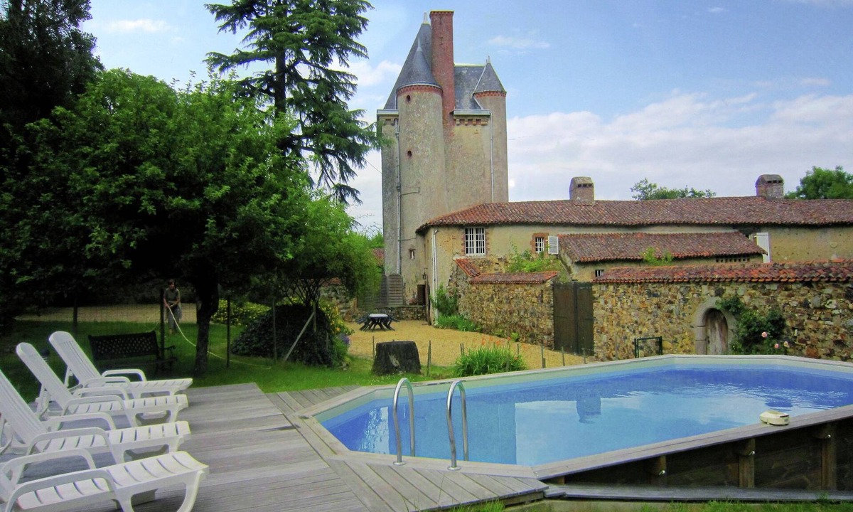 Saint-Paul-du-Bois Villa | Saint-Paul Pool Retreat