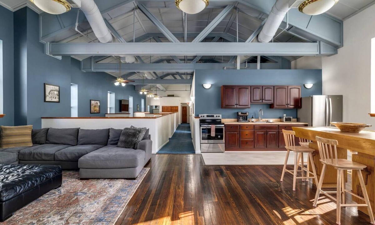 South Side Flats House | Saint Peter`s Rec Hall