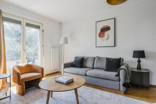 Wipkingen Apartment | Saint Suite Zürich - 90 qm, 3 Schlafzimmer, Balkon & kostenloser Parkplatz