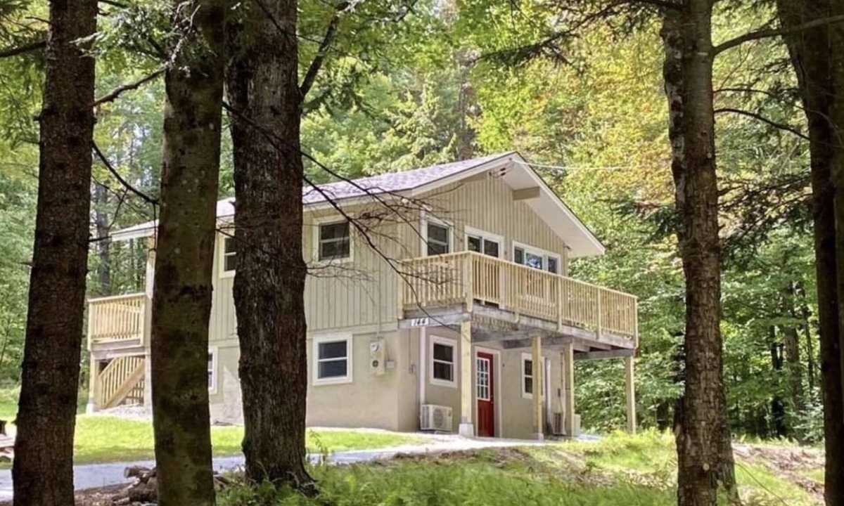 Ludlow House | SALE! MUSIC on the Mountain! Come enjoy this cozy, renovated home by Okemo Mtn!