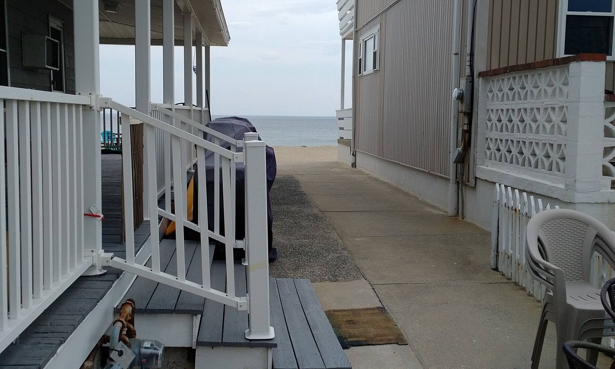 Salisbury Cottage | Salisbury beach Oceanside Cottage