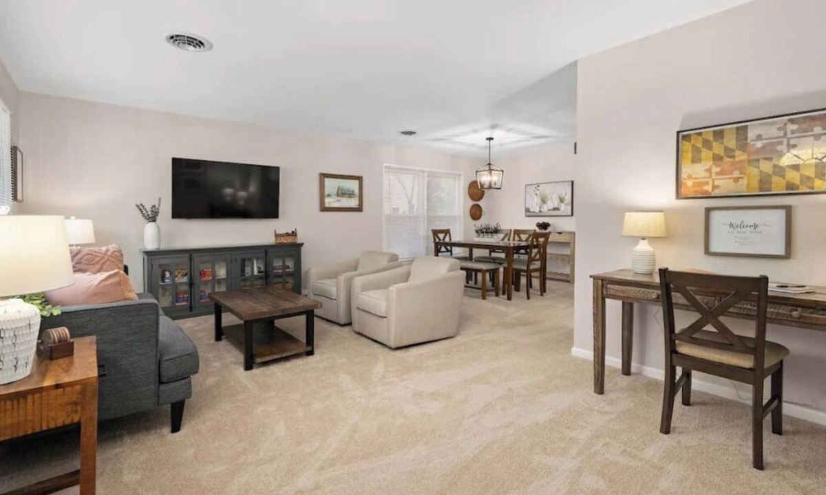 Salisbury House | Salisbury Cottage