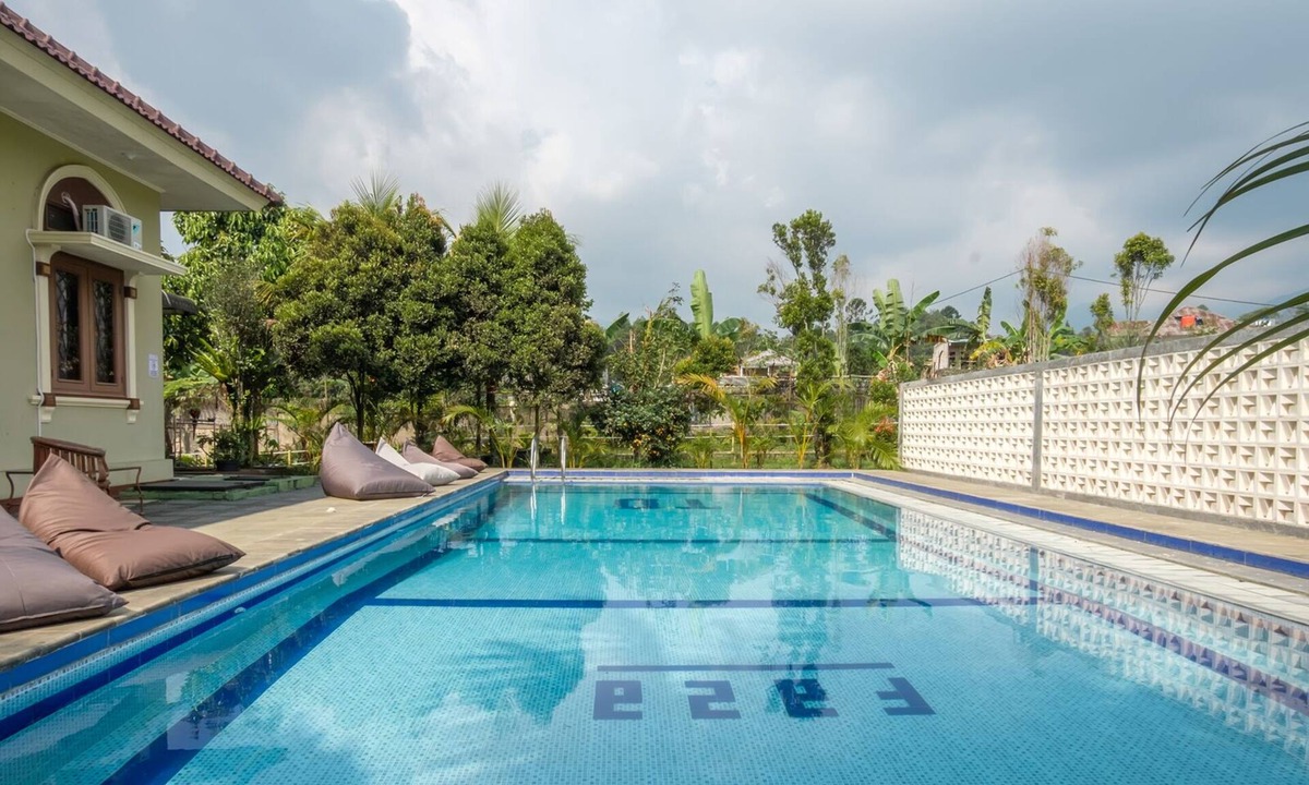 Cisarua Villa | Salma Syariah by TwoSpaces, Bogor