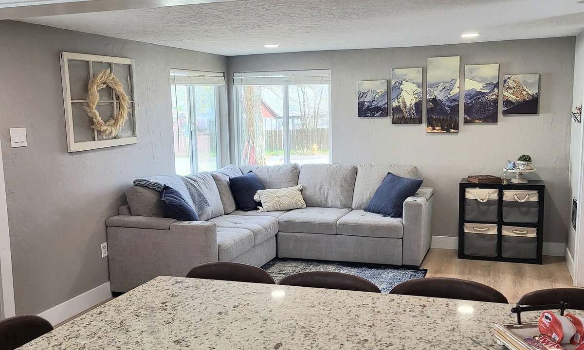 Salmon House | Salmon Bench Home w/hot tub