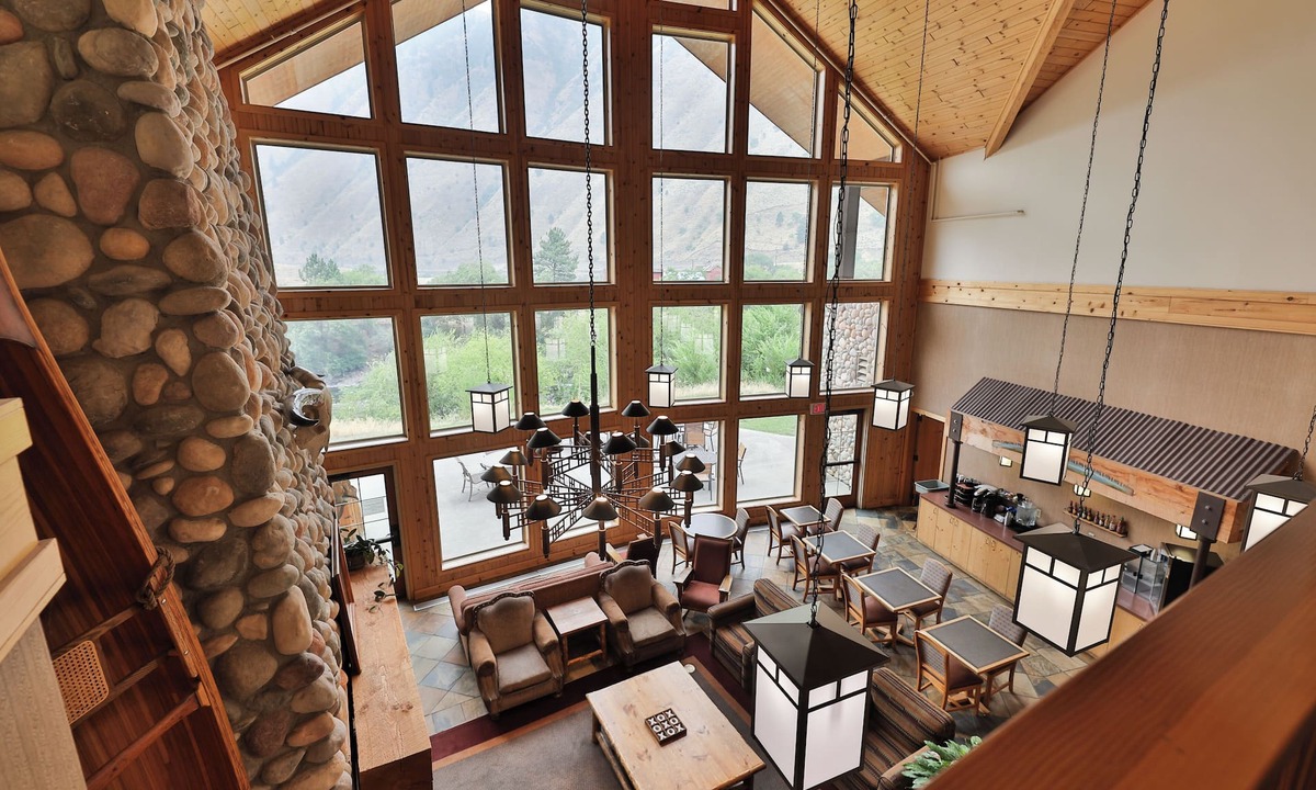 Riggins Hotel | Salmon Rapids Lodge