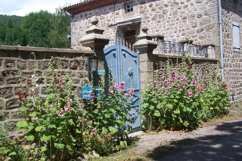 Marcols-les-Eaux Bed & Breakfast | Salomony Chambre d'Hôtes