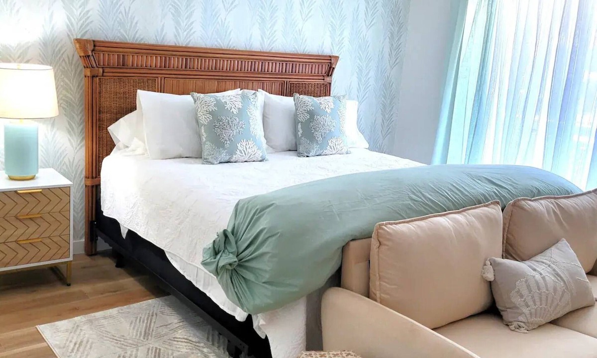 St. Augustine Beach House | Salt Aire Suitesnn