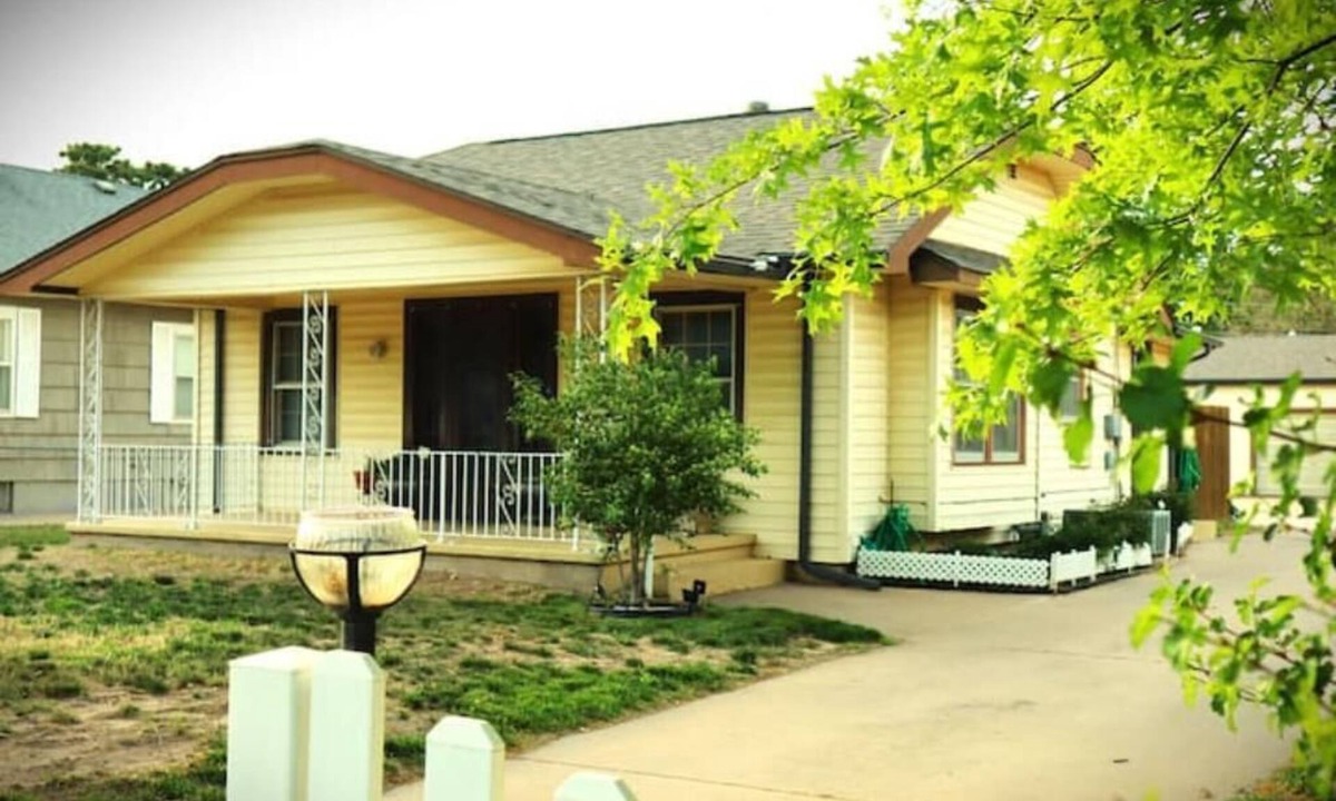 Hutchinson Cottage | Salt City Cottage