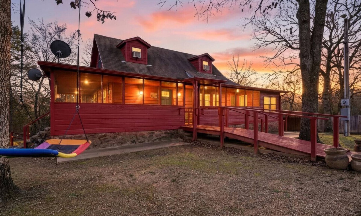Park Hill Cabin | Salt Creek Cabin at Lake Tenkiller