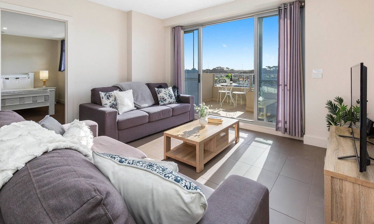 Sorrento Apartment | Salt Five Apartment - Main Street Location