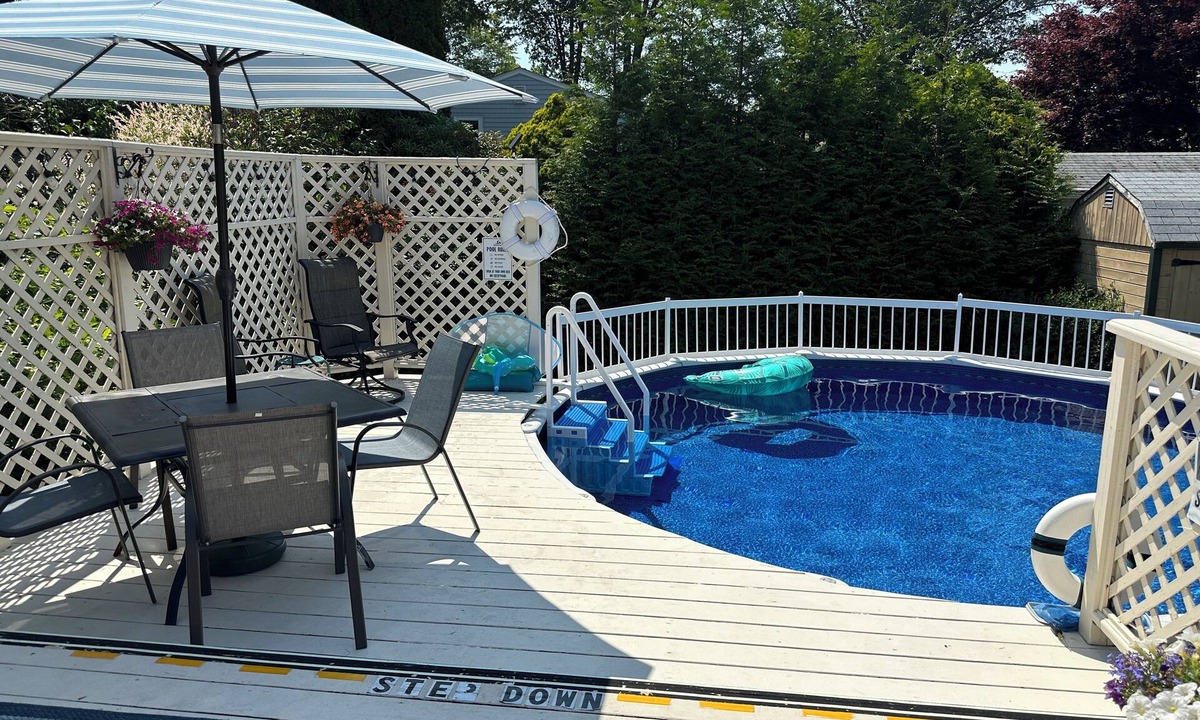 Narragansett House | Salt Pool, AC, Beaches and Newport! PETS Welcome!