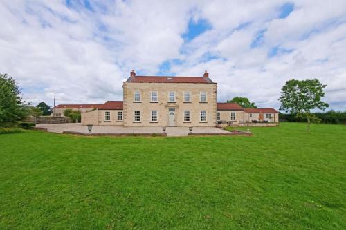 Scawton Apartment | Salton Retreat