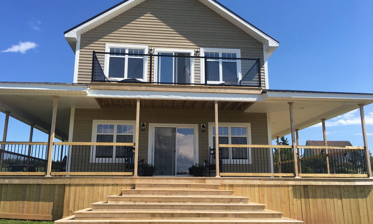 New London House | Saltwater Melody Executive Beach House