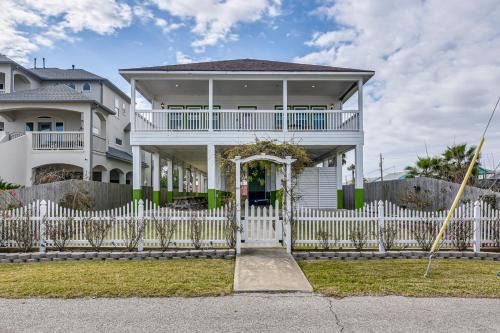 San Leon House | Saltwater Pool! Epic Galveston Bay Group Getaway!