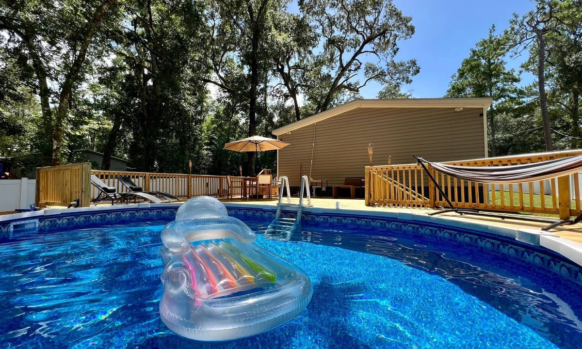 Brooksville House | Saltwater Pool + Fire Pit Nights , Weeki Wachee