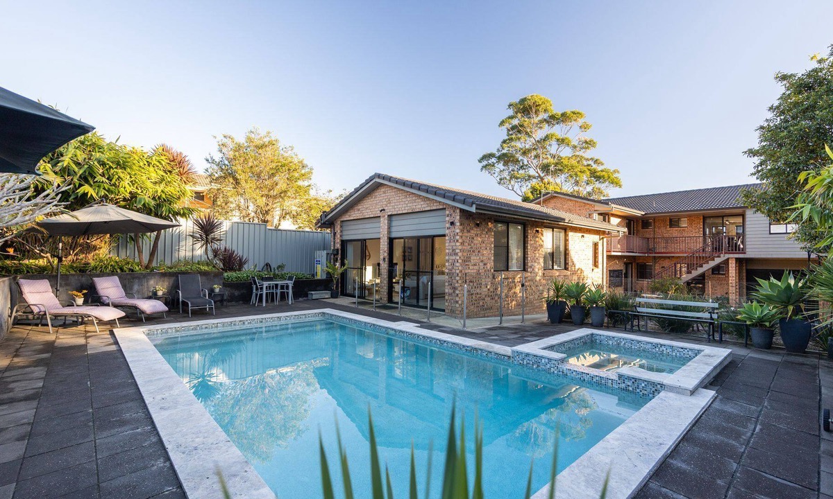 Narrawallee House | Saltwater Pool House