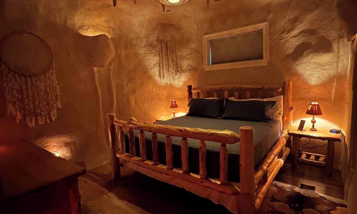 White Sulphur Springs Cabin | Salty King Salt Lodge