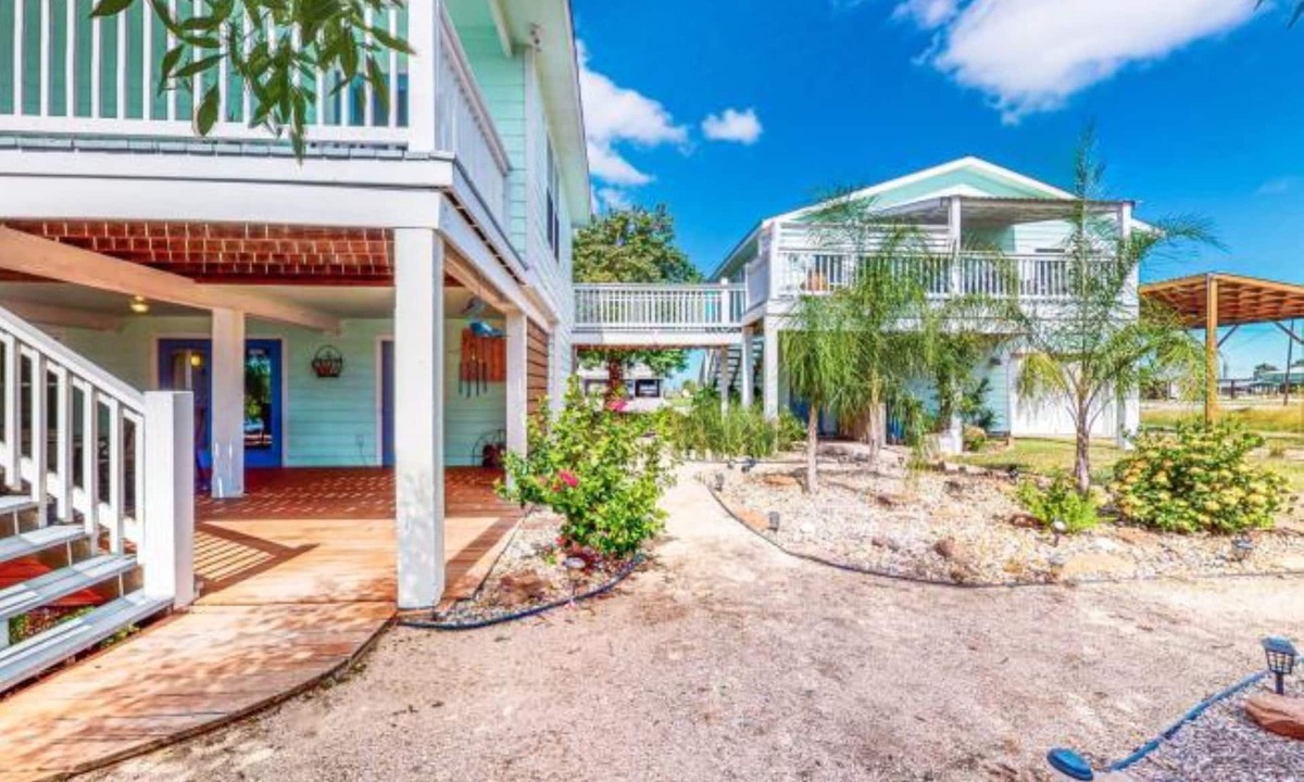 Rockport Cottage | Salty Lime! Waterfront in Rockport!