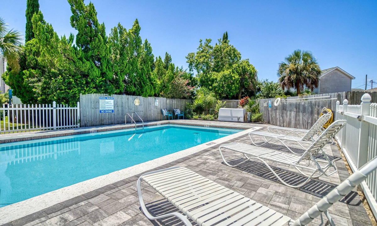 El Centro Beach Condo | {Salty Loft} Snowbird Friendly! Monthly Rates Available!