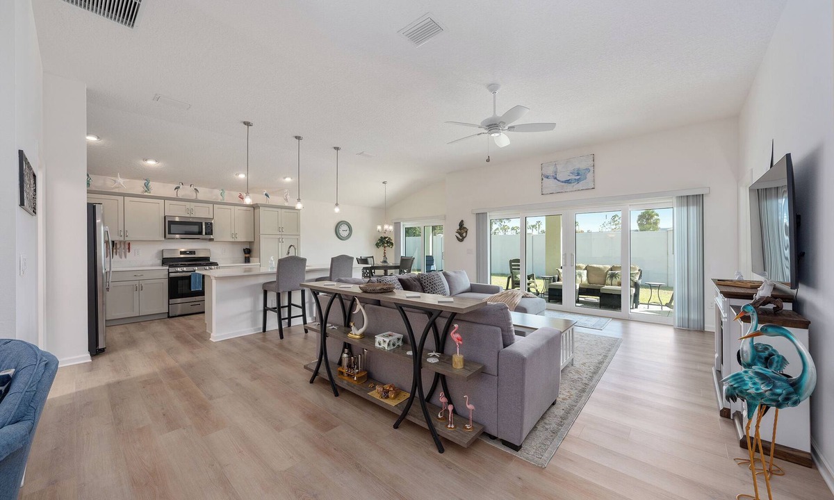Okahumpka House | Salty Seahorse - 3/2 w/Golf Cart & Grill in The Village of Lake Denham Near Eastport