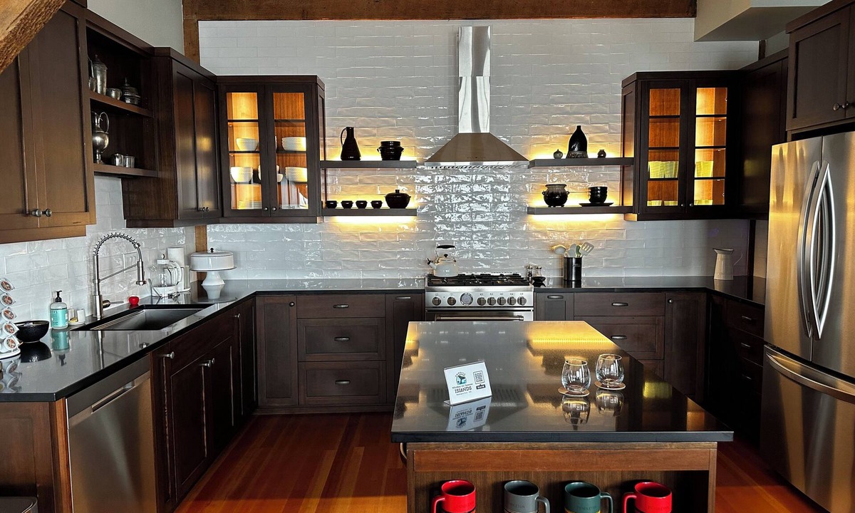 Coupeville Condo | Salty Vons - Lower Waterfront Suite