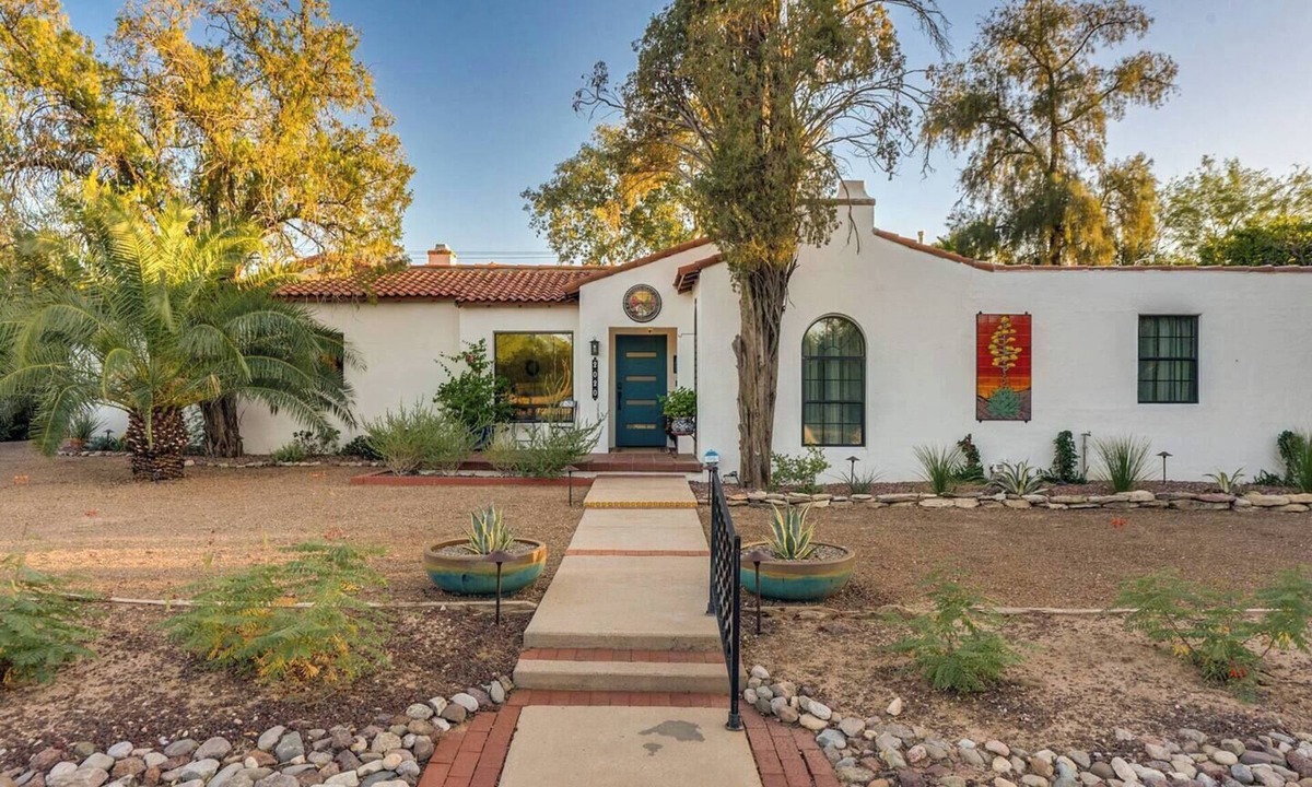 Sam Hughes House | Sam Hughes brand new Art Deco studio! Lux Walkable