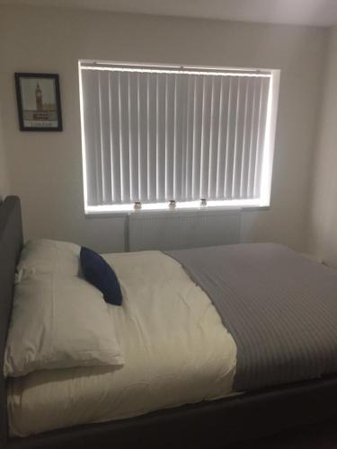 Rusholme House | Sama's Stylish Room 5