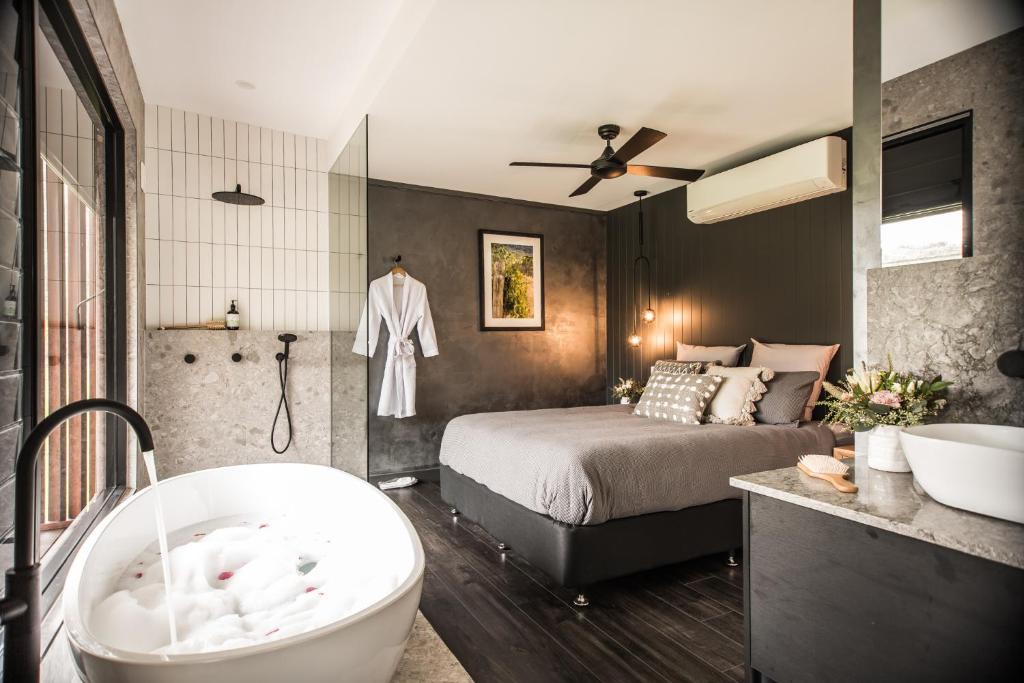 Cheshunt House | Sambar Hills- Kings #3