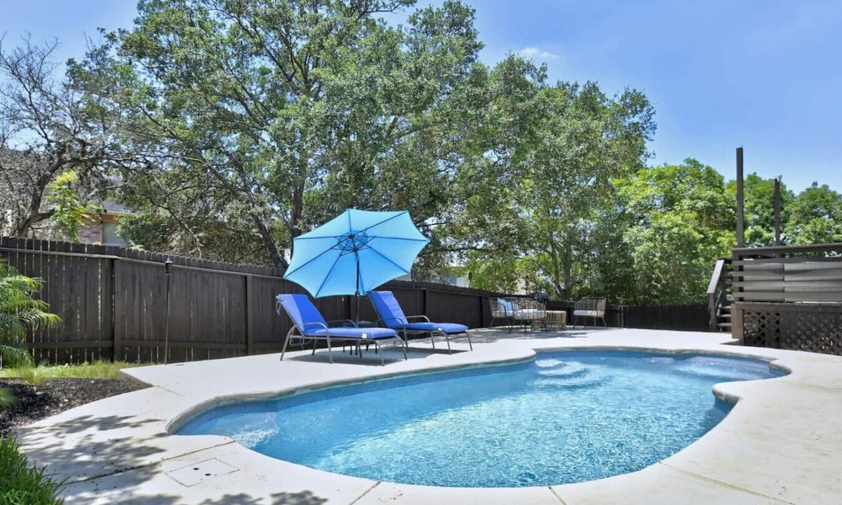 Stone Oak House | San Antonio 4BR House ~Sparkling Pool ~Stylish