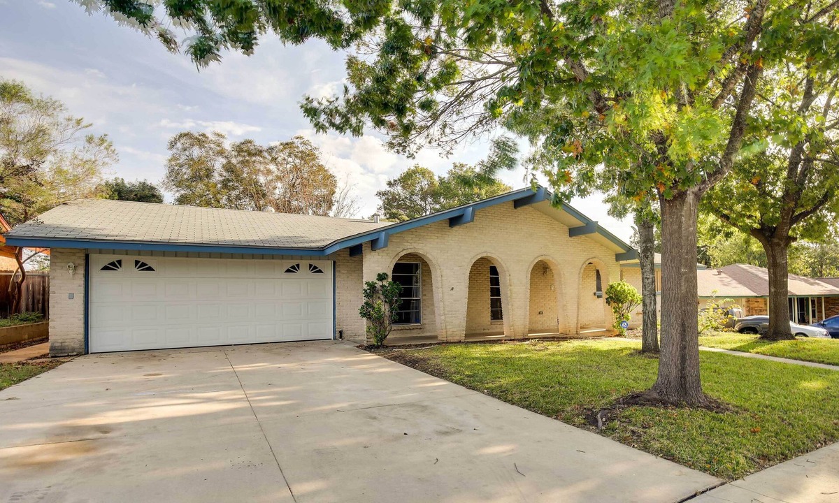 Leon Valley House | San Antonio Home: Near Nature, Parks & Trails