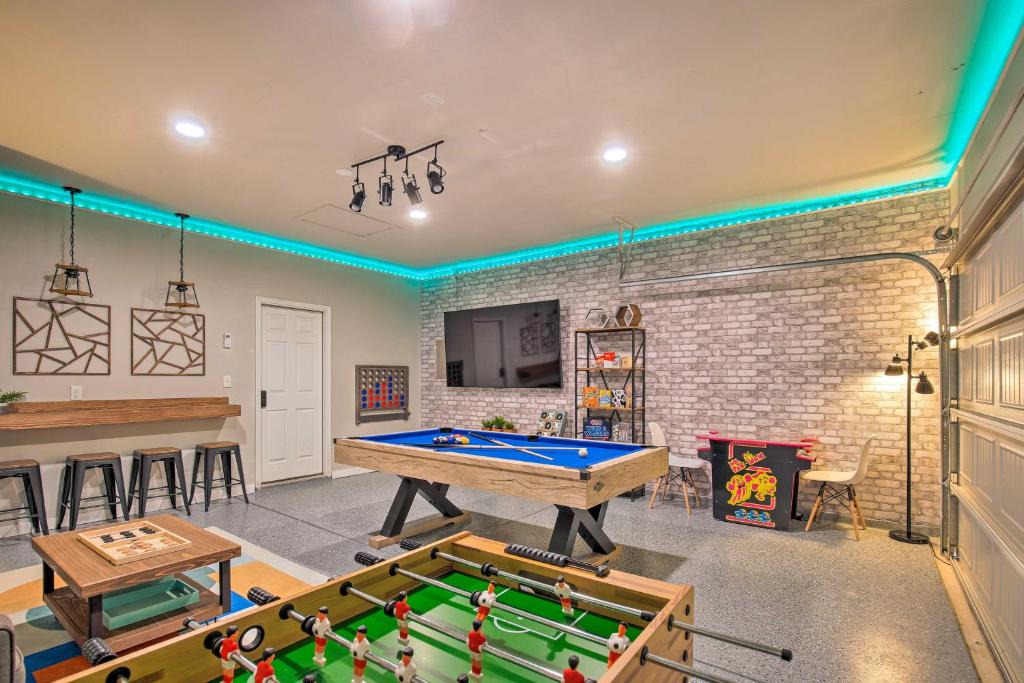 San Antonio House | San Antonio Home w/Patio + Grill Near SeaWorld!