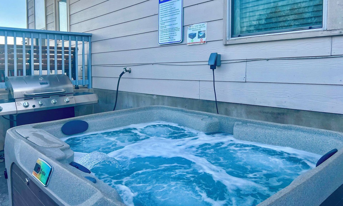 Wetmore House | San Antonio Home w/Hot Tub: Near Golf & Shopping