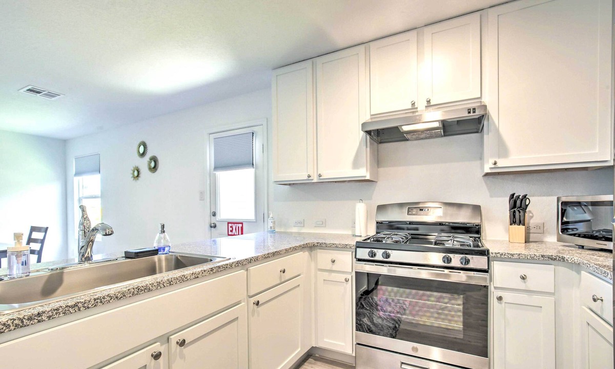San Antonio House | San Antonio Home w/Smart TVs ~ 11 Mi to Dtwn!