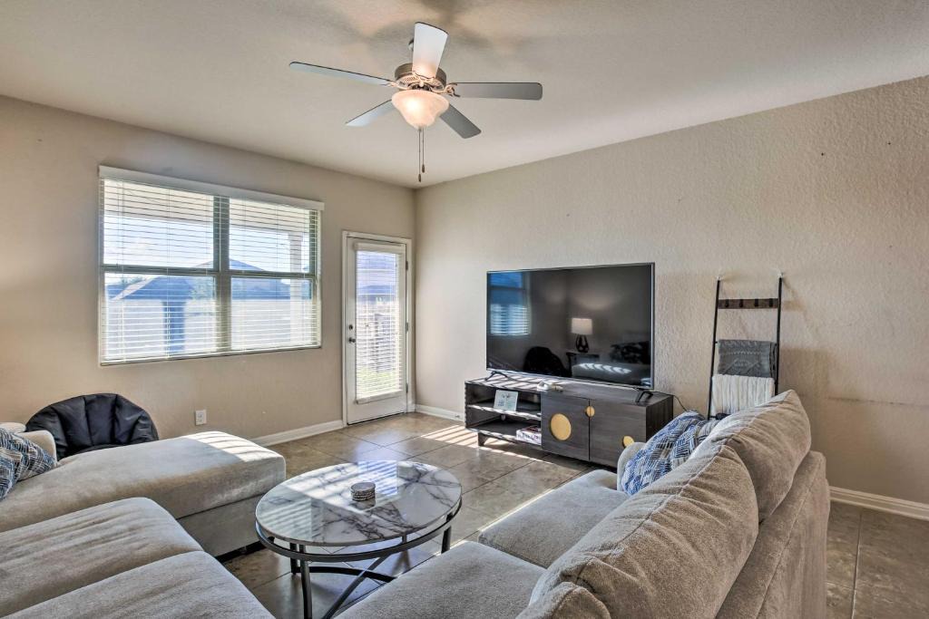 Medina Valley House | San Antonio Home with Yard about 8 Mi to Lackland!