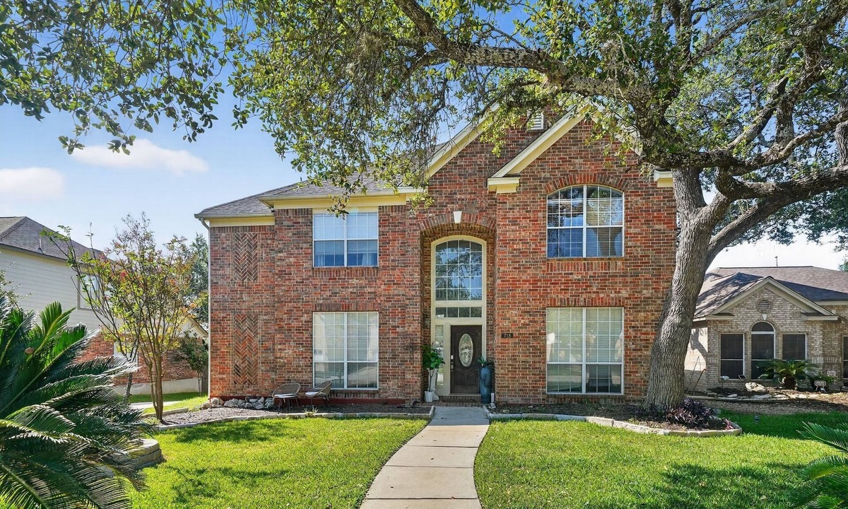Stone Oak House | San Antonio Oasis Hot Tub & Pool Access 4 Bedroom Home