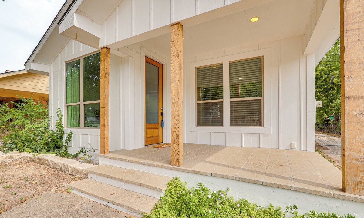 Eastside Promise Neighborhood House | San Antonio Summer Stay! Near River Walk, Zoo