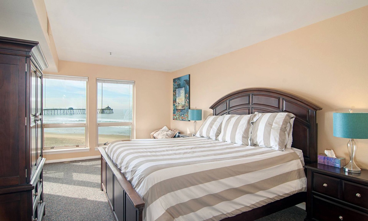 Imperial Beach Condo | San Diego County Oceanfront 3 bedroom-heated pool/jacuzzi. Complex on the sand