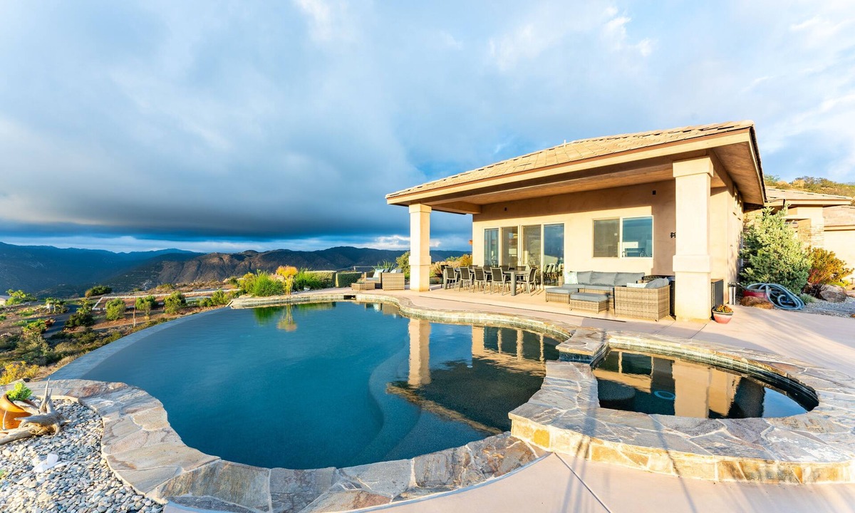 Ramona House | San Diego Wine Country | Pool, Views, 4BR