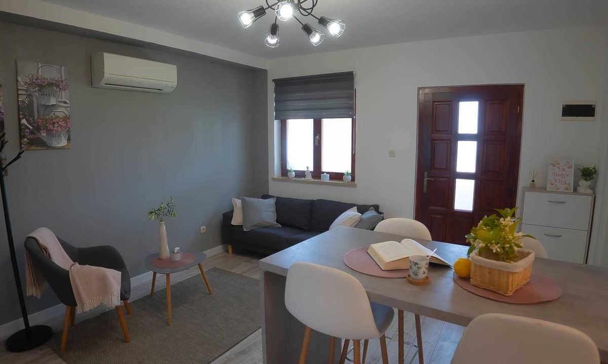 Rovinj Apartment | SAN FRANCESCO Two-Bedroom Apartment with Seaview (Corinne)