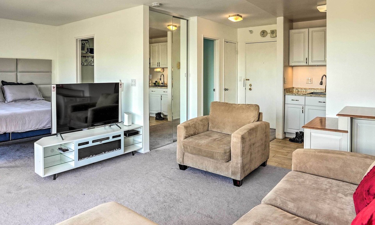 Emeryville Apartment | San Francisco Area Studio w/Bay Views!