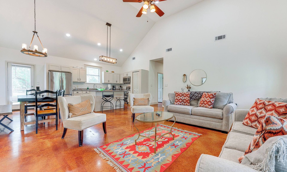 San Marcos House | San Marcos Home w/Fire Pit ~ 10 Mi to Downtown!
