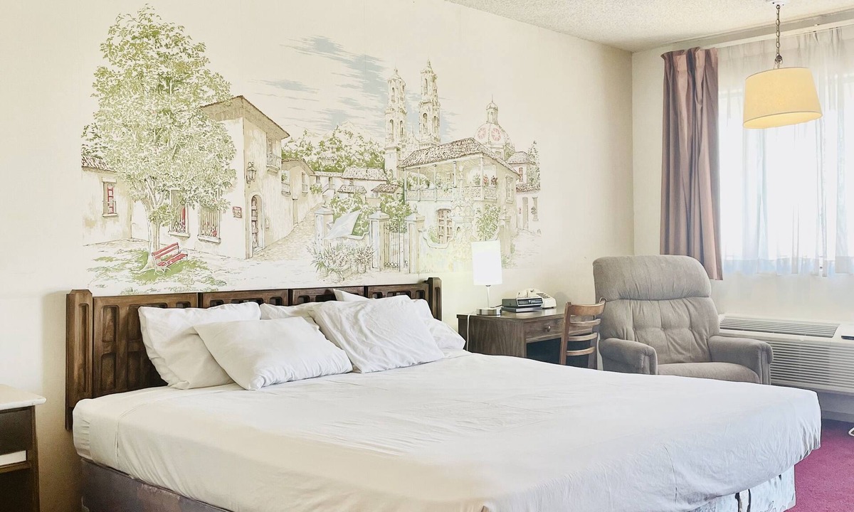 Polvadera Hotel | San Miguel Inn
