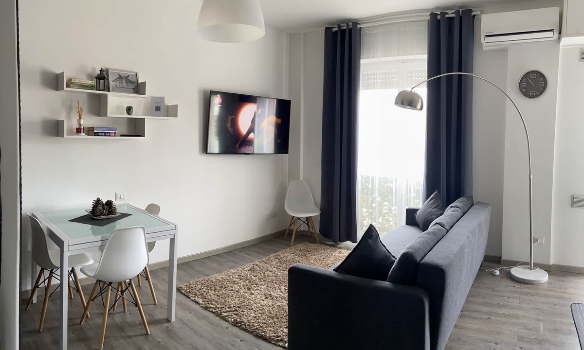 Quarto Cagnino Apartment | "San Siro's Lights"