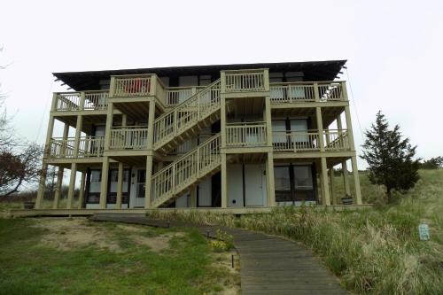 North Truro Hotel | Sand & Beach Within Reach
