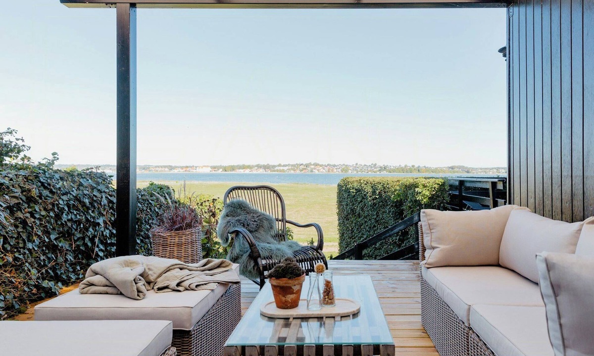 Fynshav House | Sand between toes at Hejlsminde Beach